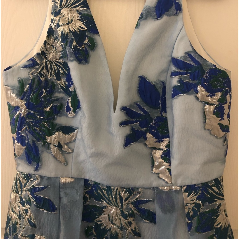 Short plunging neckline, fit and flare,perfect for a wedding or any event